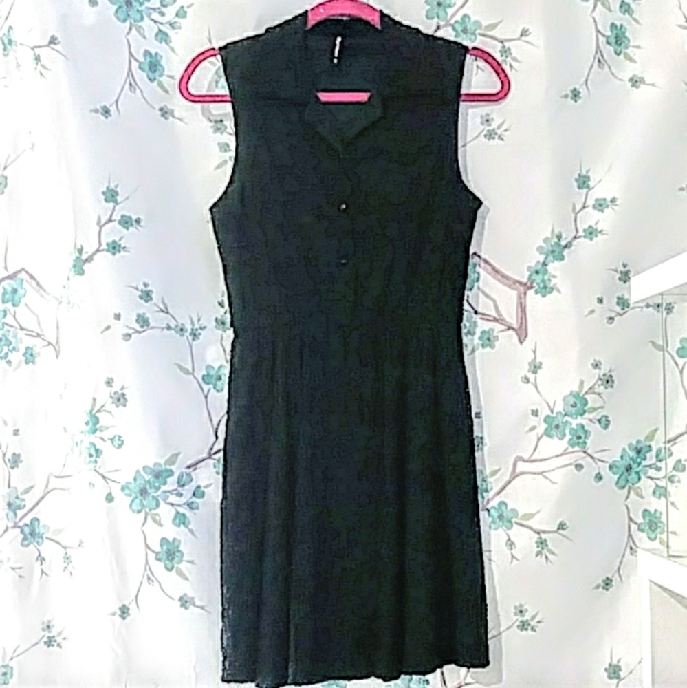 Sleeveless Collared Button Down Dress